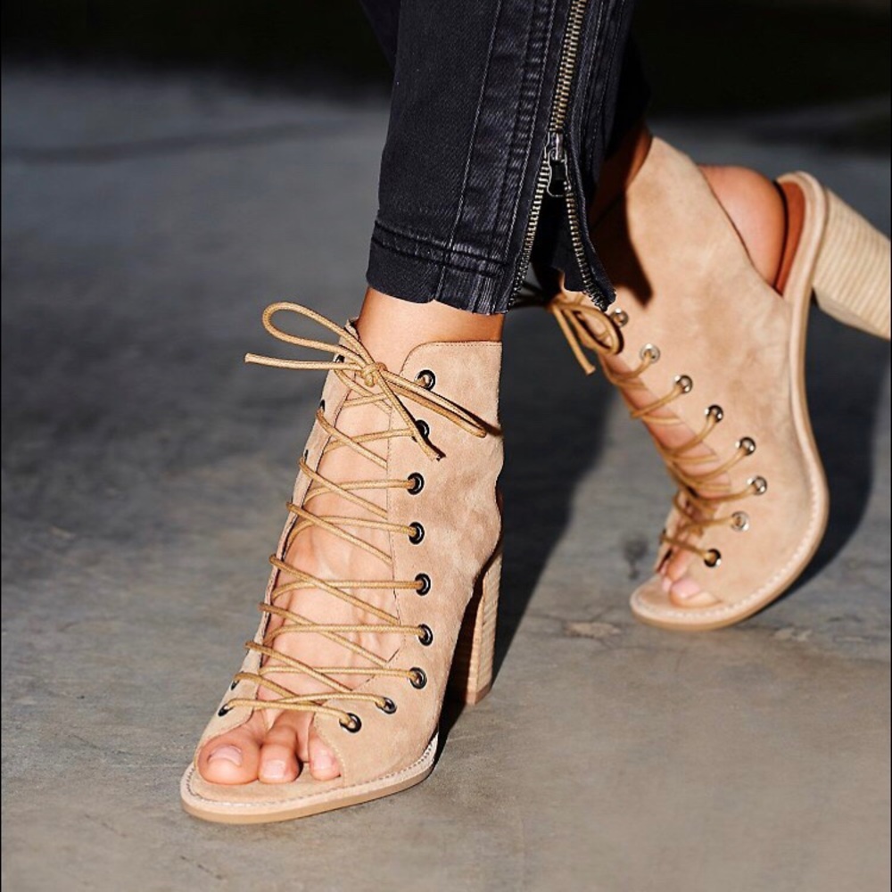Minimal Lace up Heels